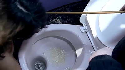 Budak seks pribadiku yang cantik Melanie Memphis. Dia budak favoritku, dia terlihat polos, muda, menyukai seks anal, bermain peran, dan aku bisa menggunakannya kapan pun aku mau. Bagian 1.